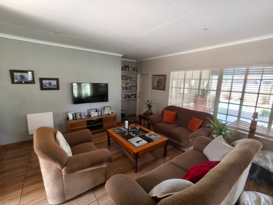 3 Bedroom Property for Sale in Waterkloof East North West
